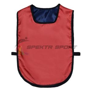 Купить Манишка футбольная двусторонняя универсальная Spektr Sport красно-синяя в Лакинске 